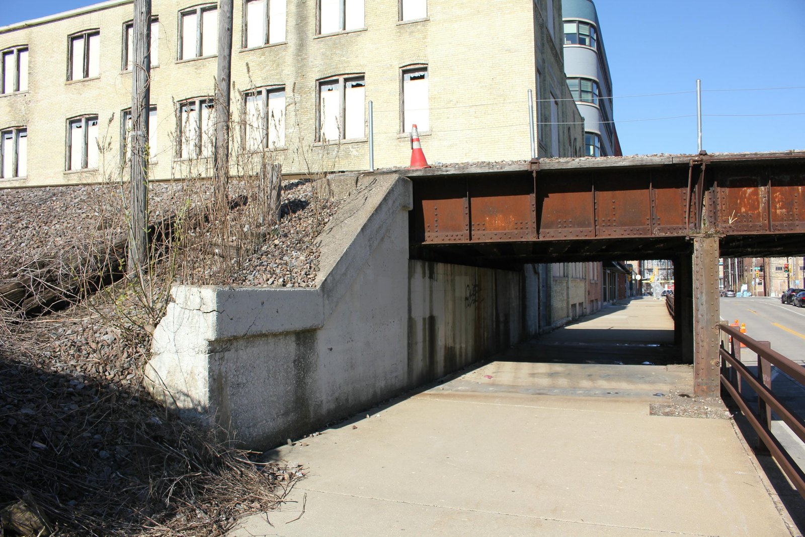 South abutment